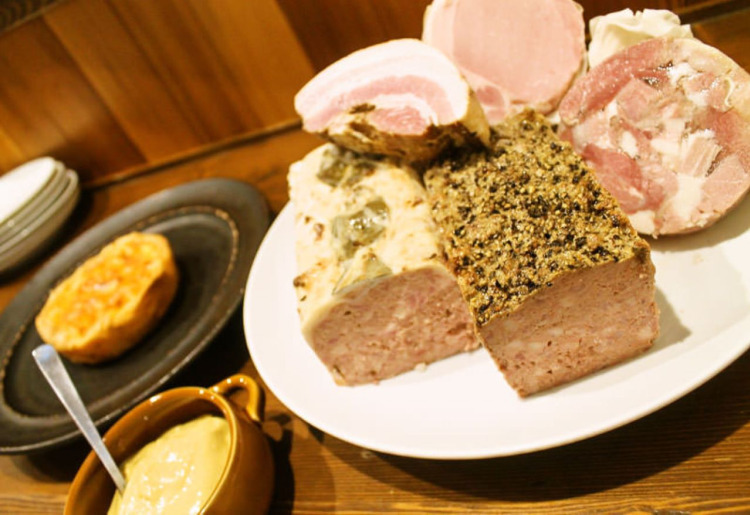 自家製むつみ豚のシャルキュトリー